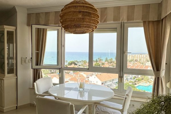 383578_4ab8384342_27